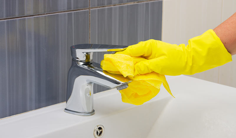 bathroom apartment cleaning